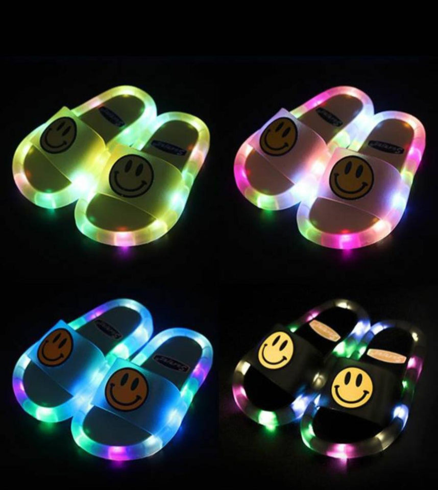Summer fashion children's slippers boys and girls indoor and outdoor soft soles non-slip baby web celebrity luminous shoes