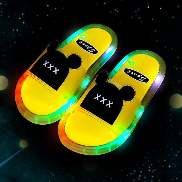 Summer fashion children's slippers boys and girls indoor and outdoor soft soles non-slip baby web celebrity luminous shoes